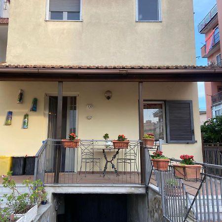 Appartamento In Villa Alle Falde Del Vesuvio Наполи Екстериор снимка
